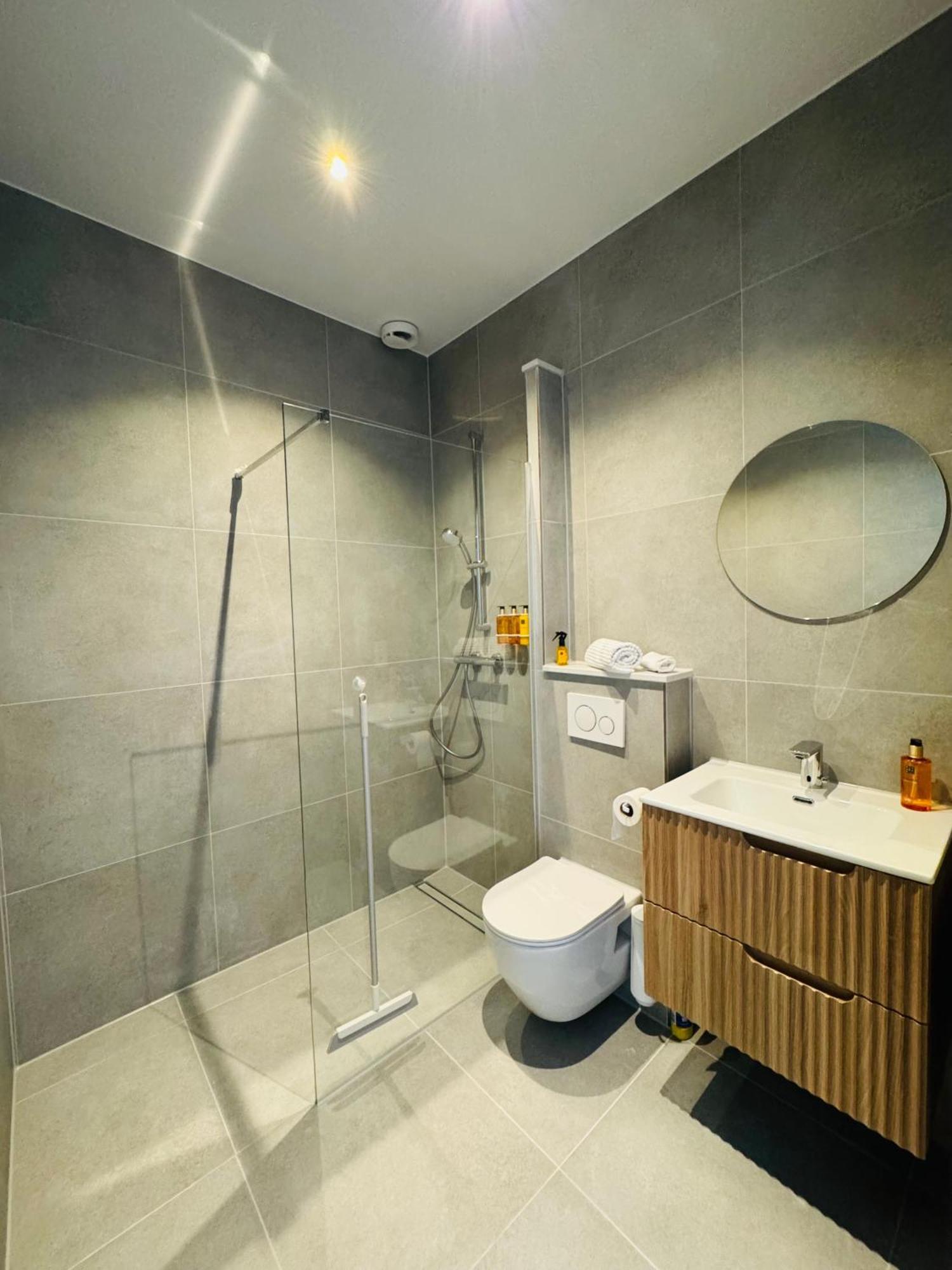 Sunshine Suites Утрехт Екстериор снимка