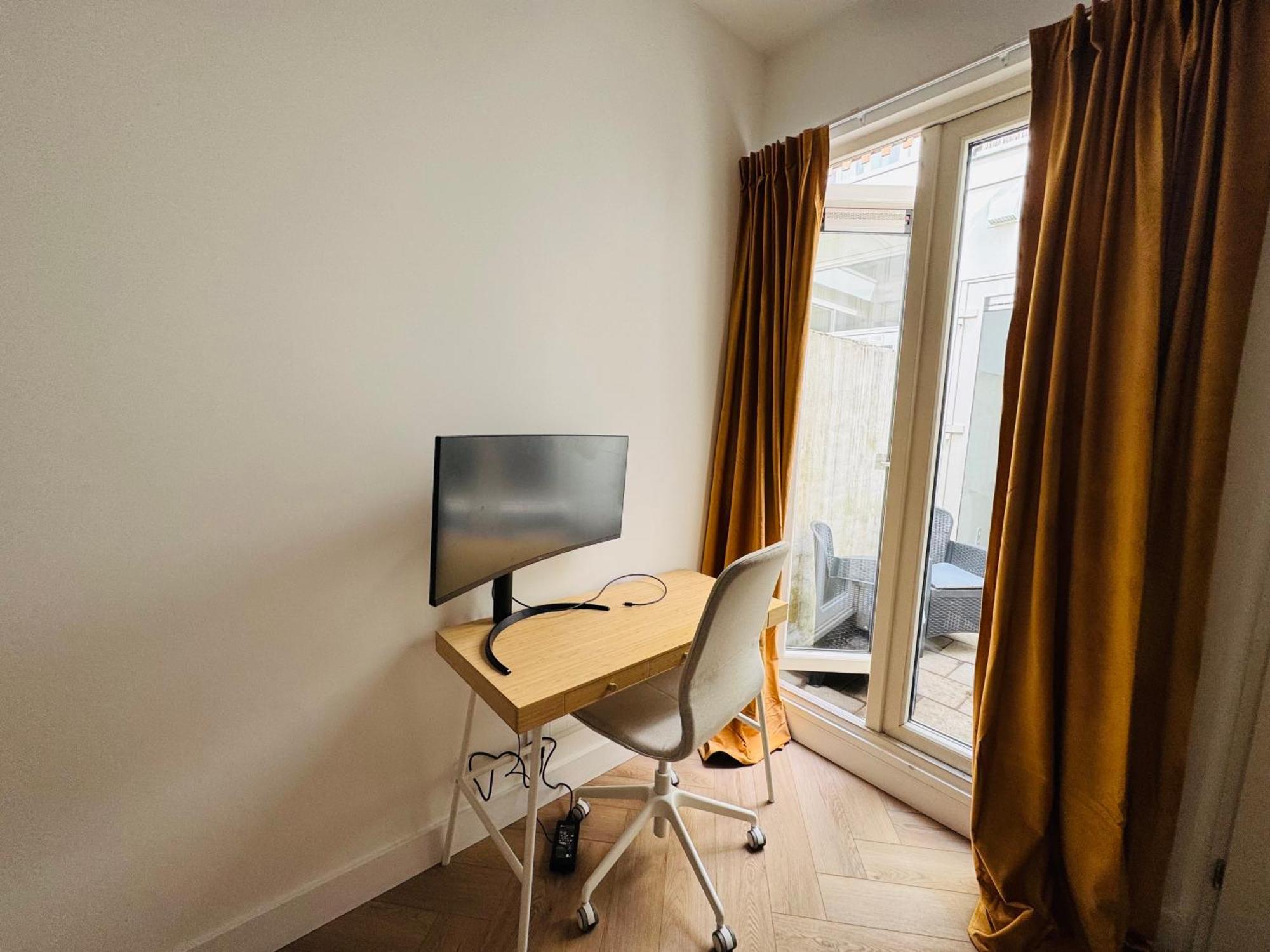 Sunshine Suites Утрехт Екстериор снимка